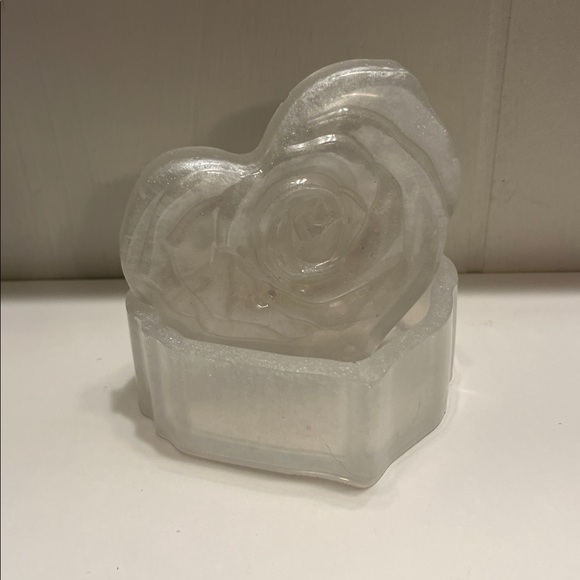 Pick (1) Heart-Shaped Jar - Picture 7 of 7